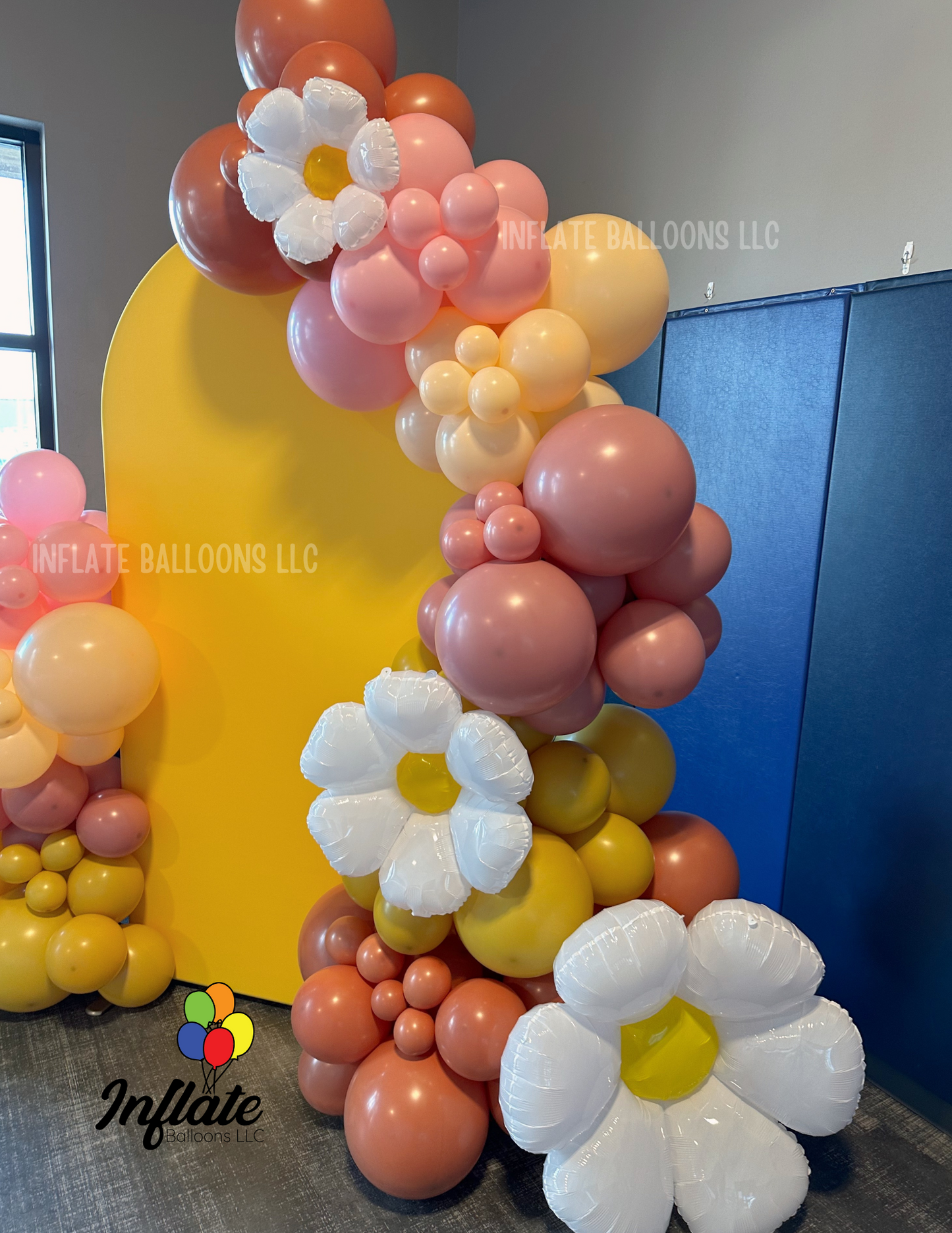Groovy - Backdrop & Garland Arch Display