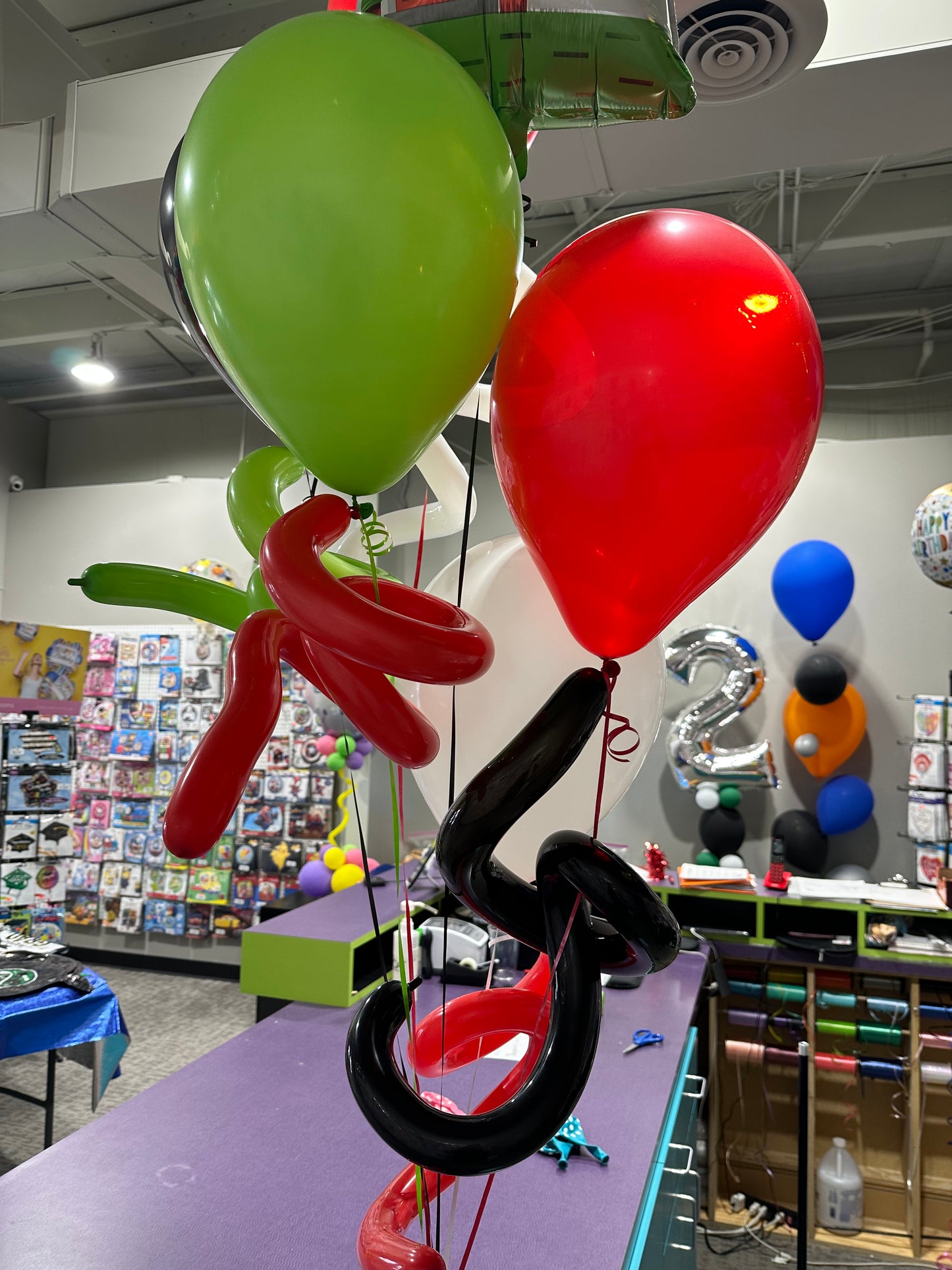 Bouquet of 6 Latex w/ Curlies