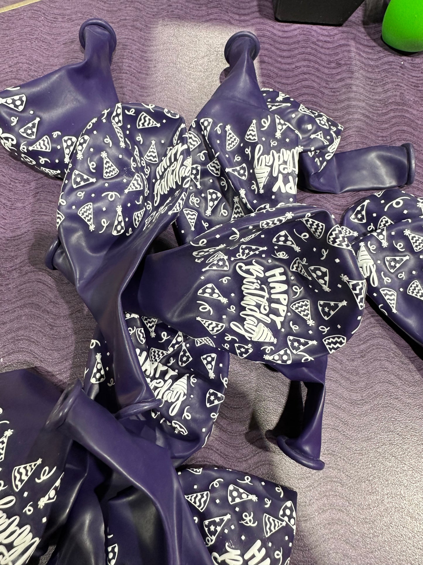 Latex - Happy Birthday Hats