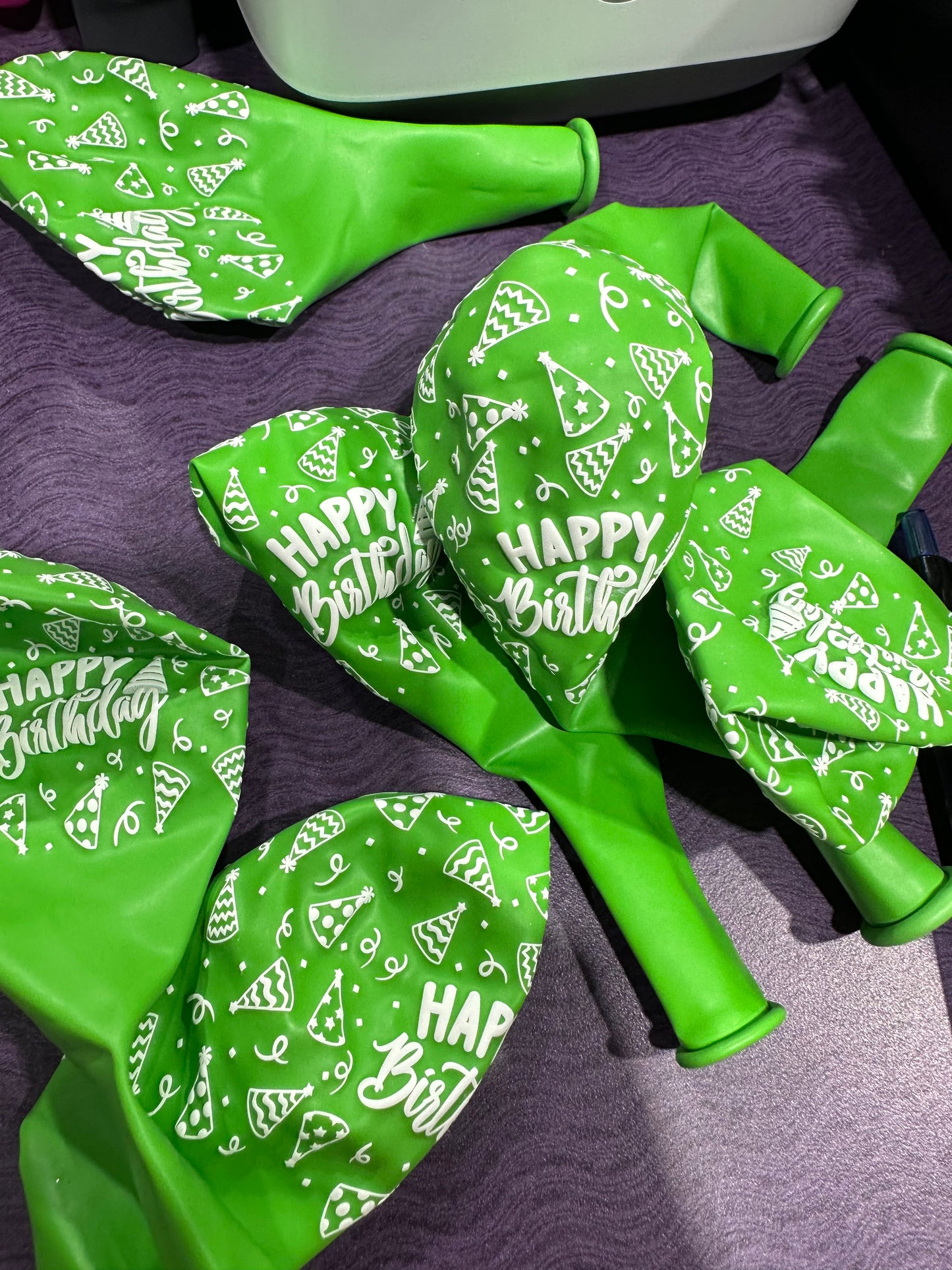 Latex - Happy Birthday Hats