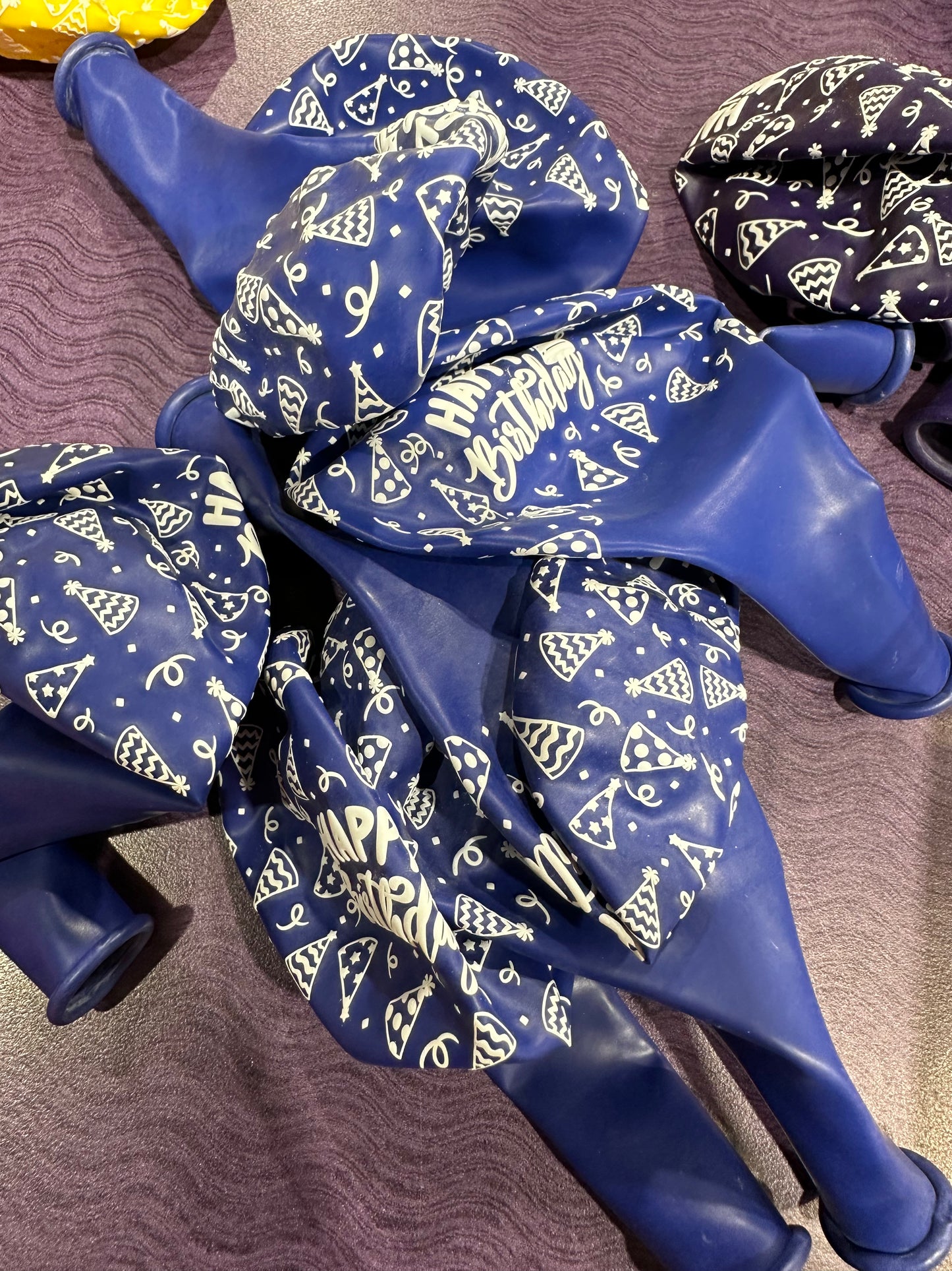 Latex - Happy Birthday Hats