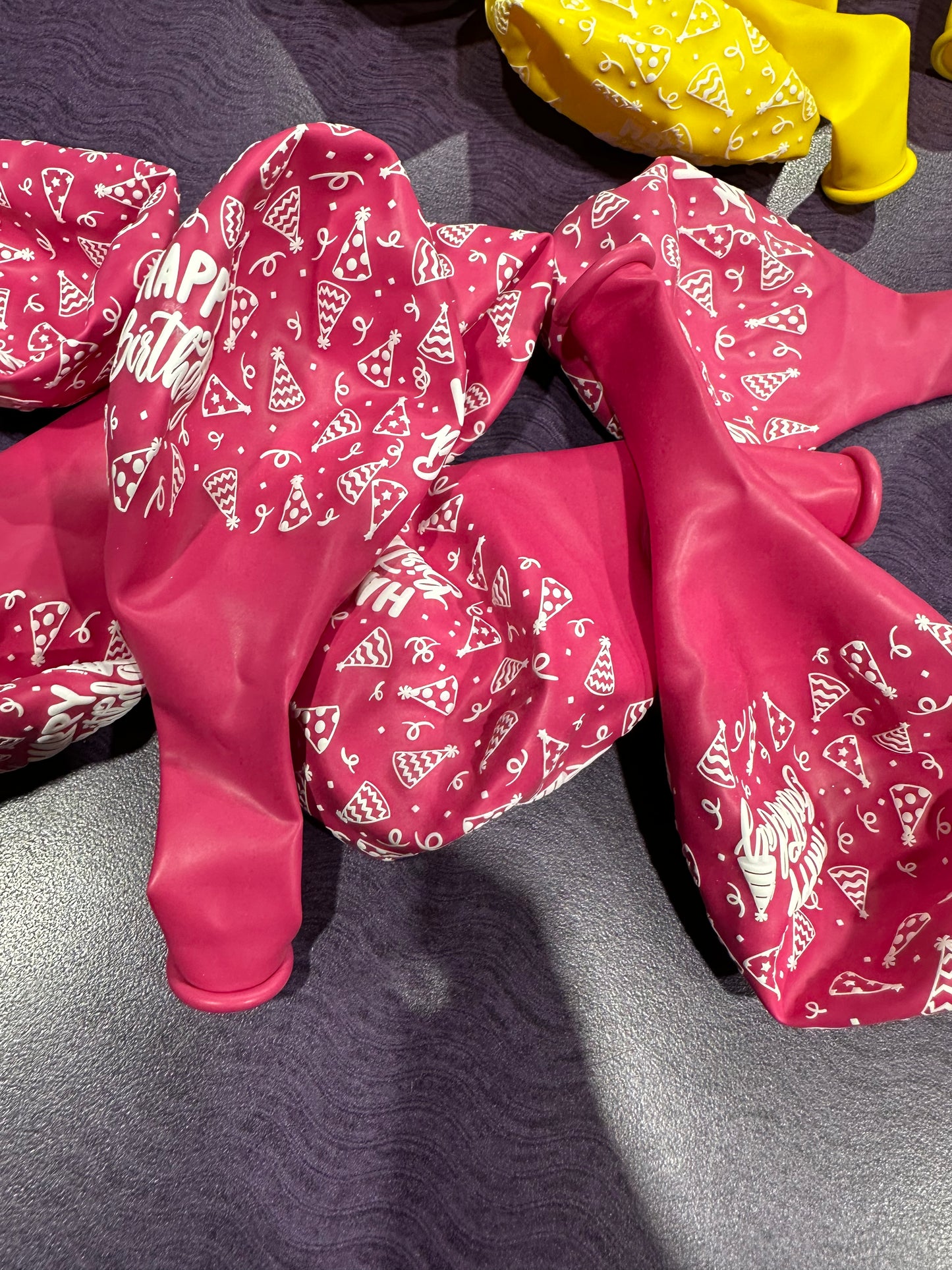Latex - Happy Birthday Hats