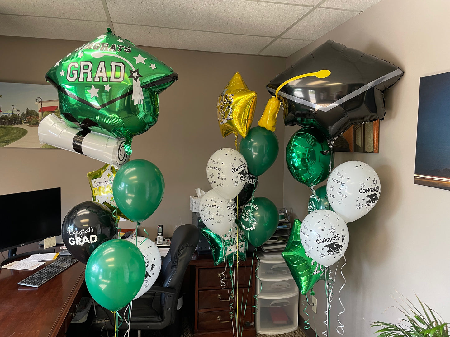31" Black Grad Hat SuperShape Foil Balloon