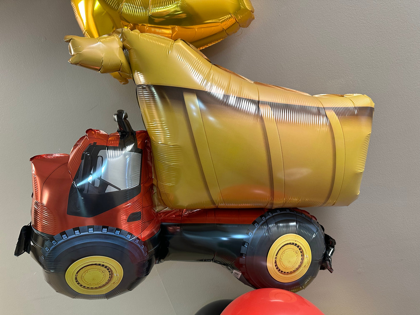 32" Dump Truck SuperShape Foil Balloon